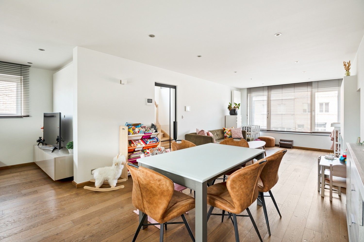 Huis met 3 slaapkamers, studio en tuin te Borsbeek! foto 7