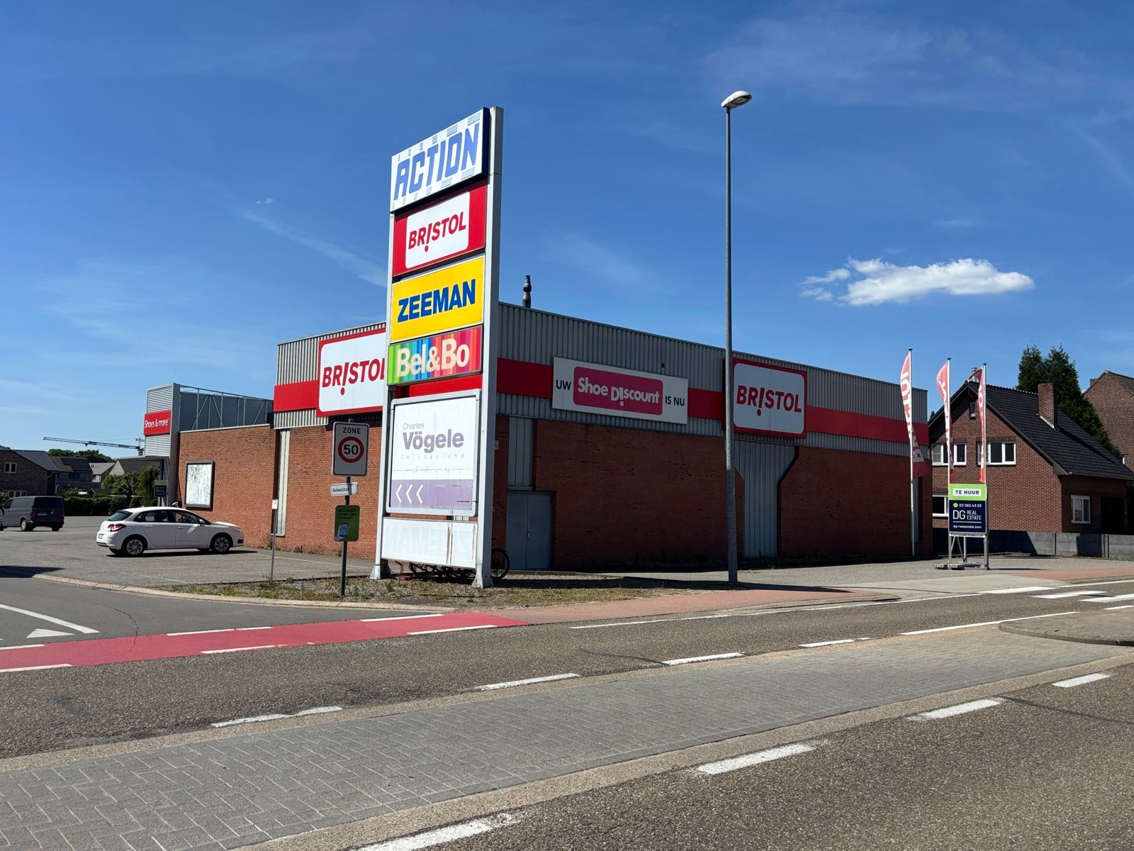 Commercieel pand te huur in Oudsbergen (ex-Bristol) foto {{pictureIndex}}