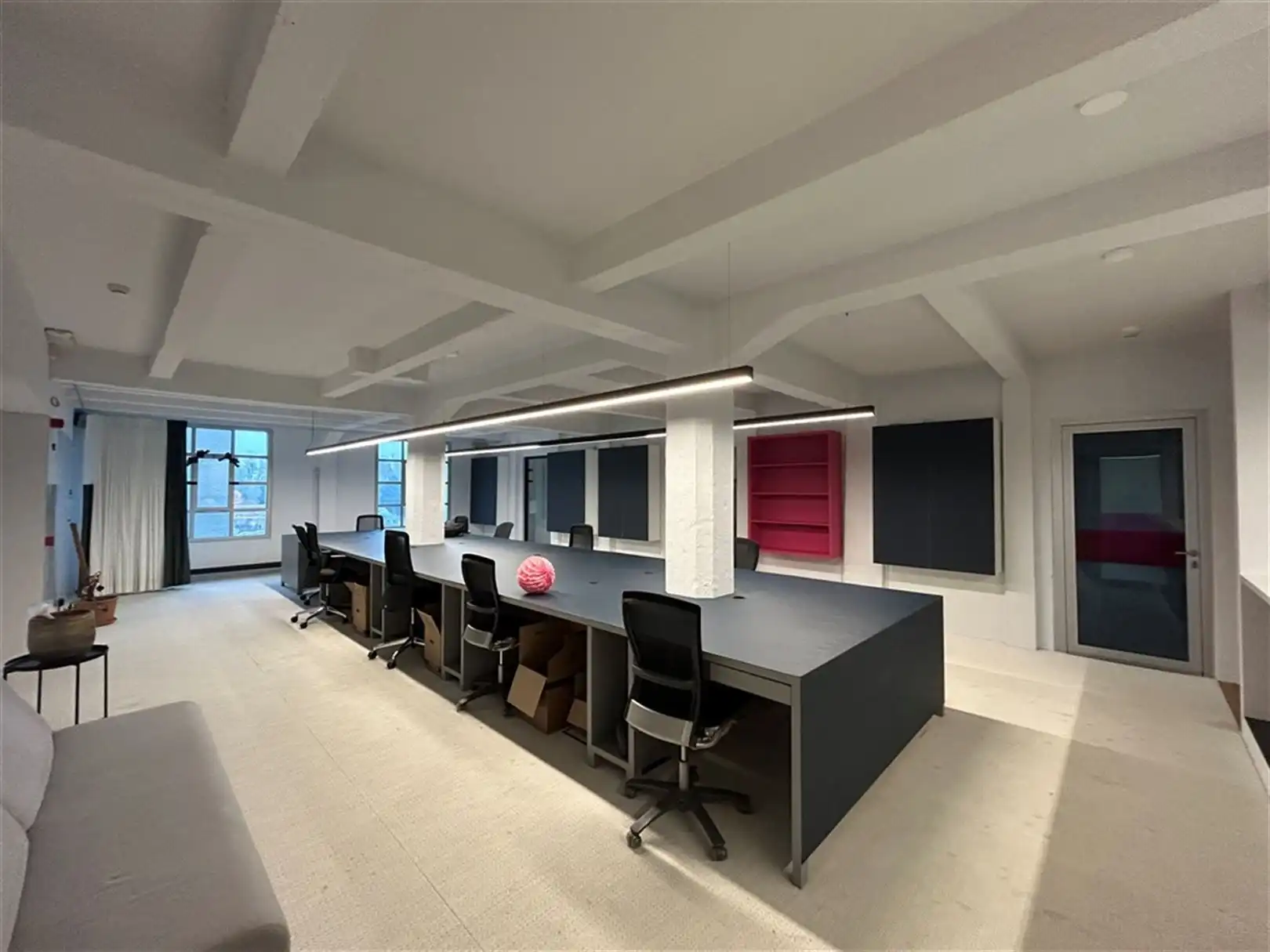 Kantoorgebouw foto 5