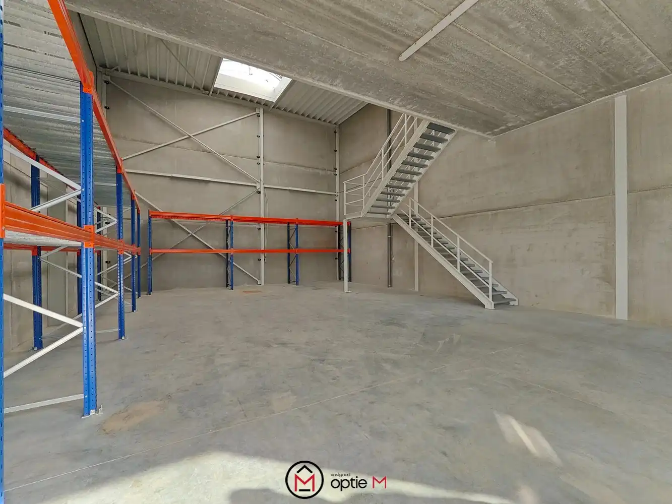 Centraal gelegen KMO-unit met mezzanine in Bilzen foto 2