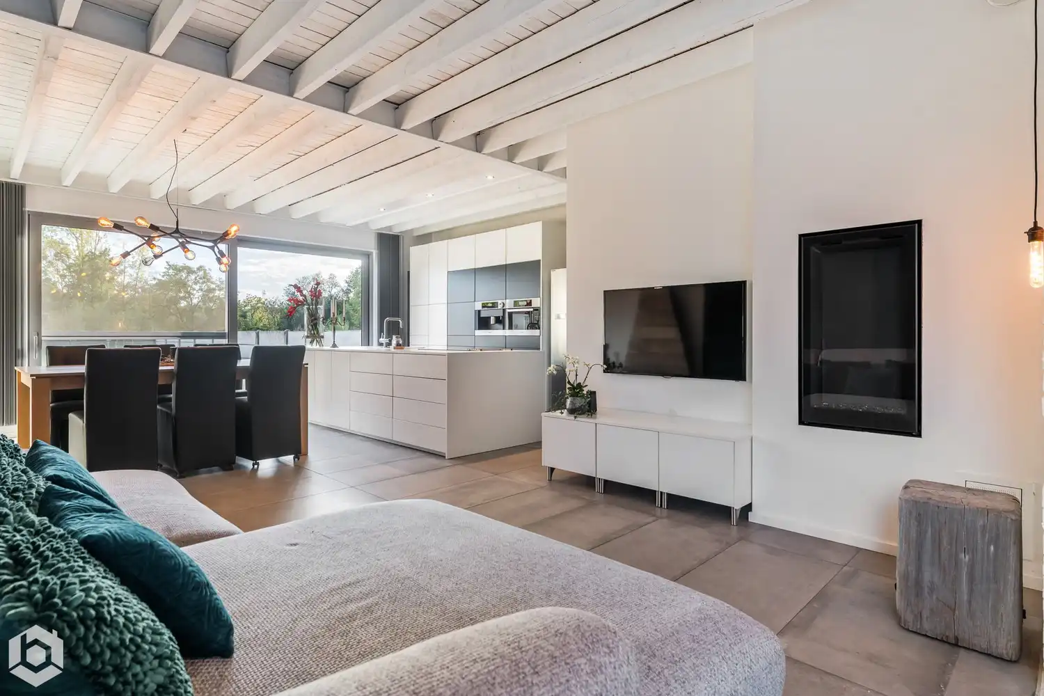 Volledige gerenoveerde woning met 3/4 slpkrs en mooie tuin te Walem/Mechelen foto 9