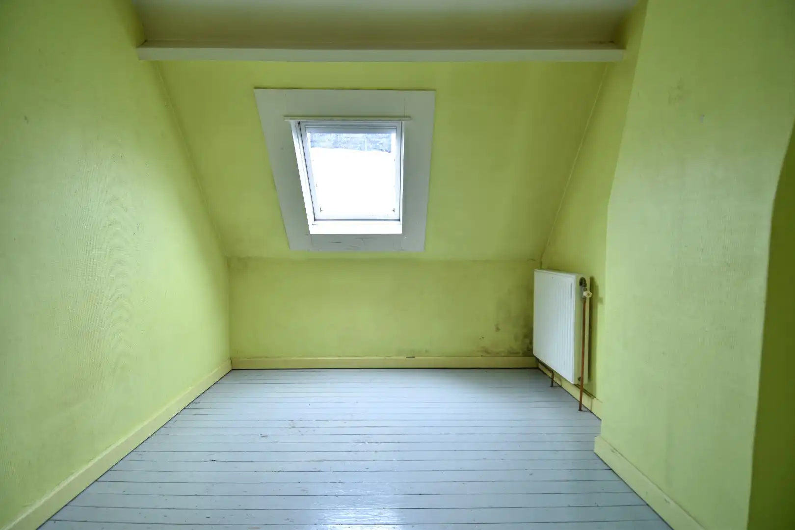 Ruime 3-slaapkamerwoning met bovenliggend appartement (woning) te koop in centrum-Kortrijk foto 8