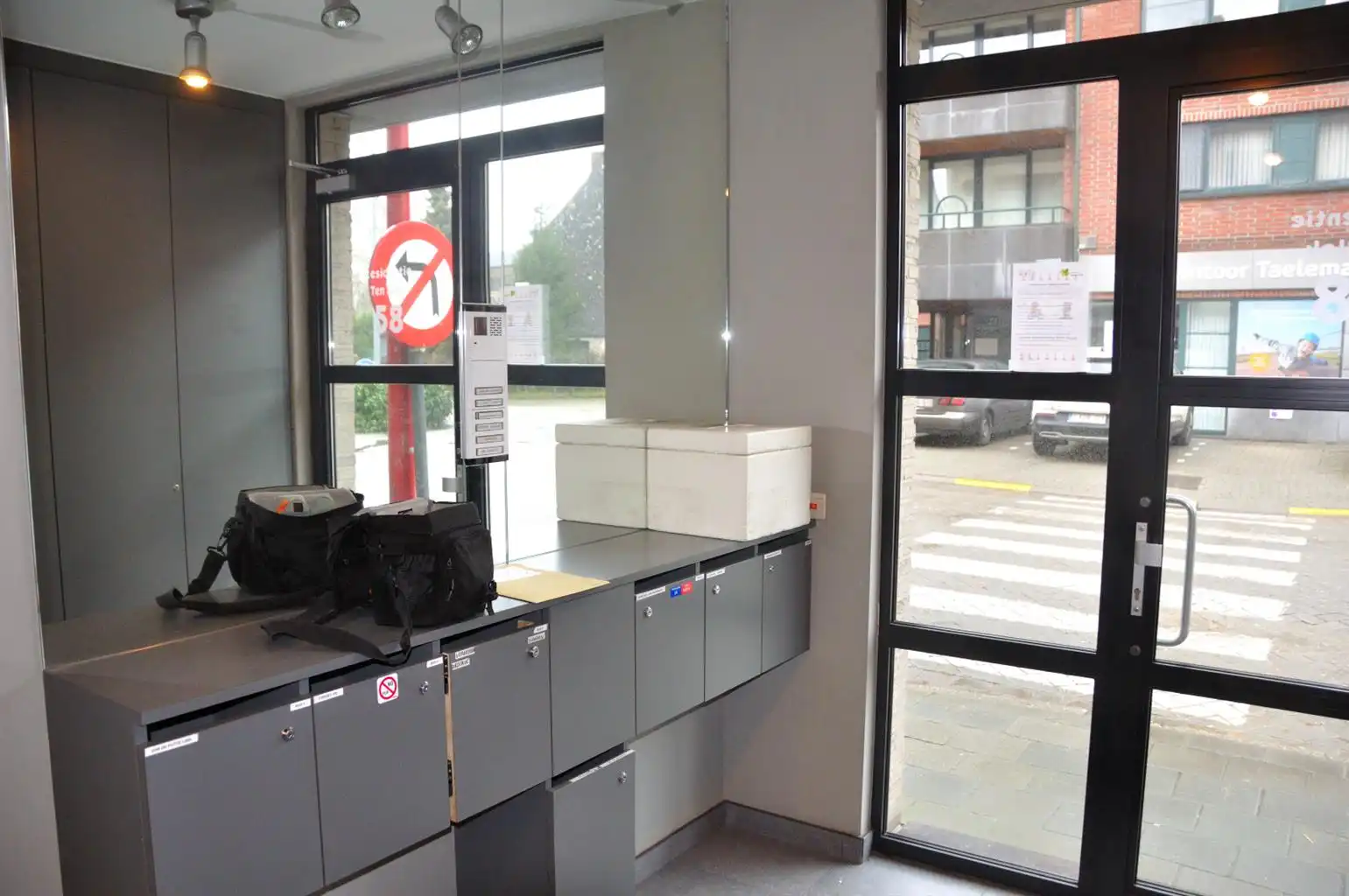 Centrum: instapklaar duplex-appartement met garagebox... foto 4