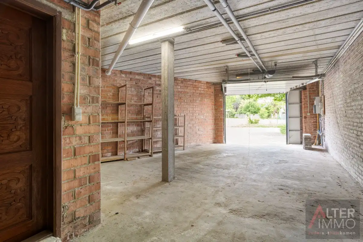 Zéér ruim, te renoveren appartement met 3 slaapkamers! foto 21