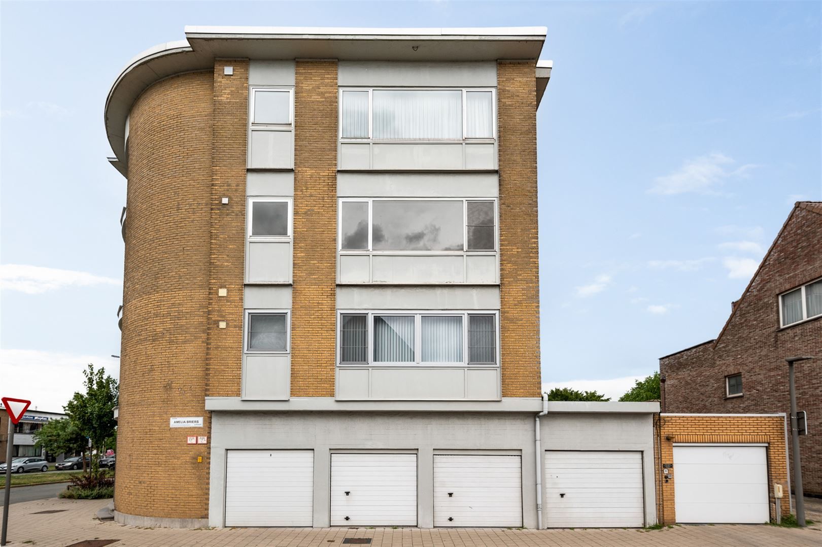 Te renoveren appartement ca. 64m2 met één slaapkamer foto 3