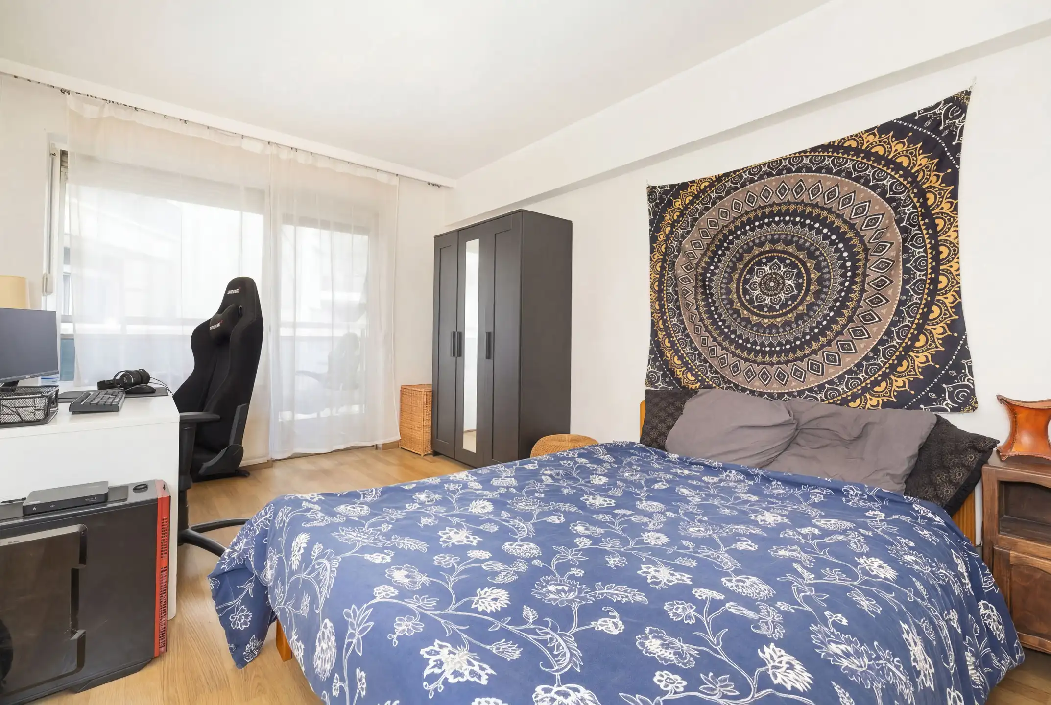 Europese wijk, lichtrijk 2-slaapkamerappartement foto 10