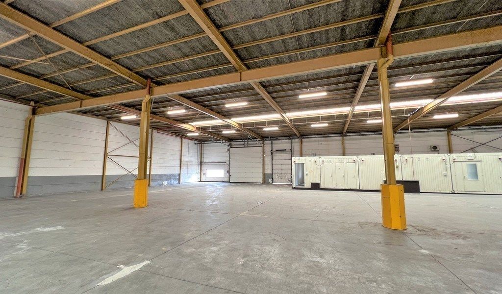 Magazijn te huur vlakbij afrit E17 te Sint-Niklaas foto 3