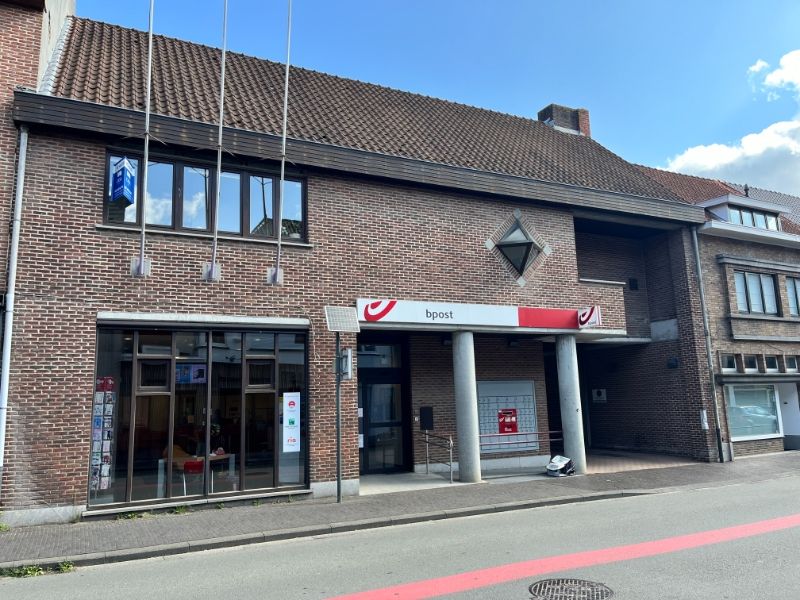 Kantoorruimte/mazijnruimte te huur -  340 m² foto {{pictureIndex}}
