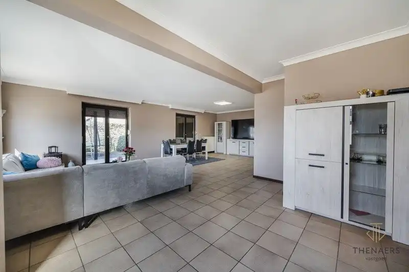 Ruime woning met tal van mogelijkheden op een strategische locatie in Sint-Truiden. foto 4