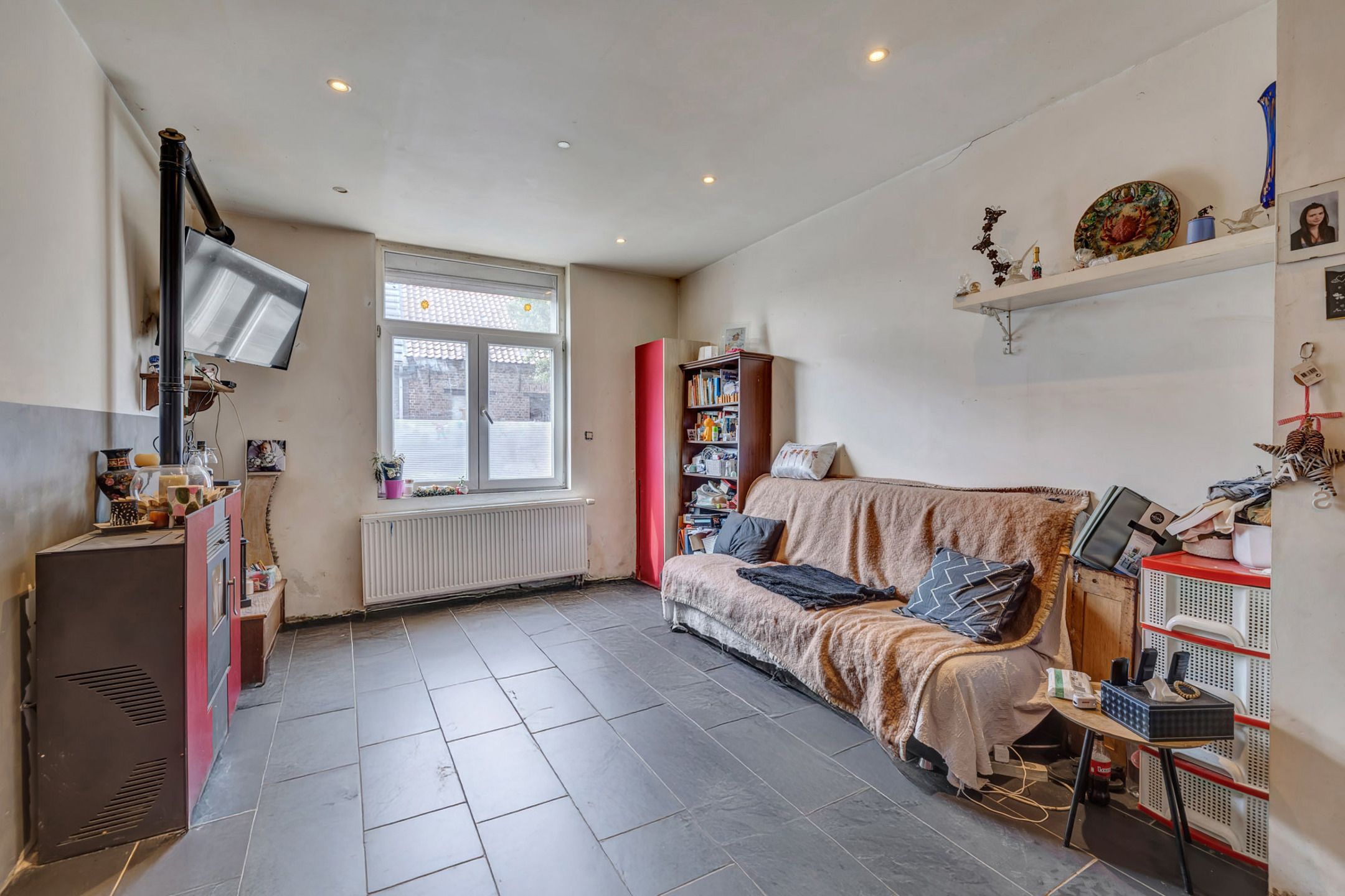Te renoveren woning te koop in Lebbeke met garage foto 5