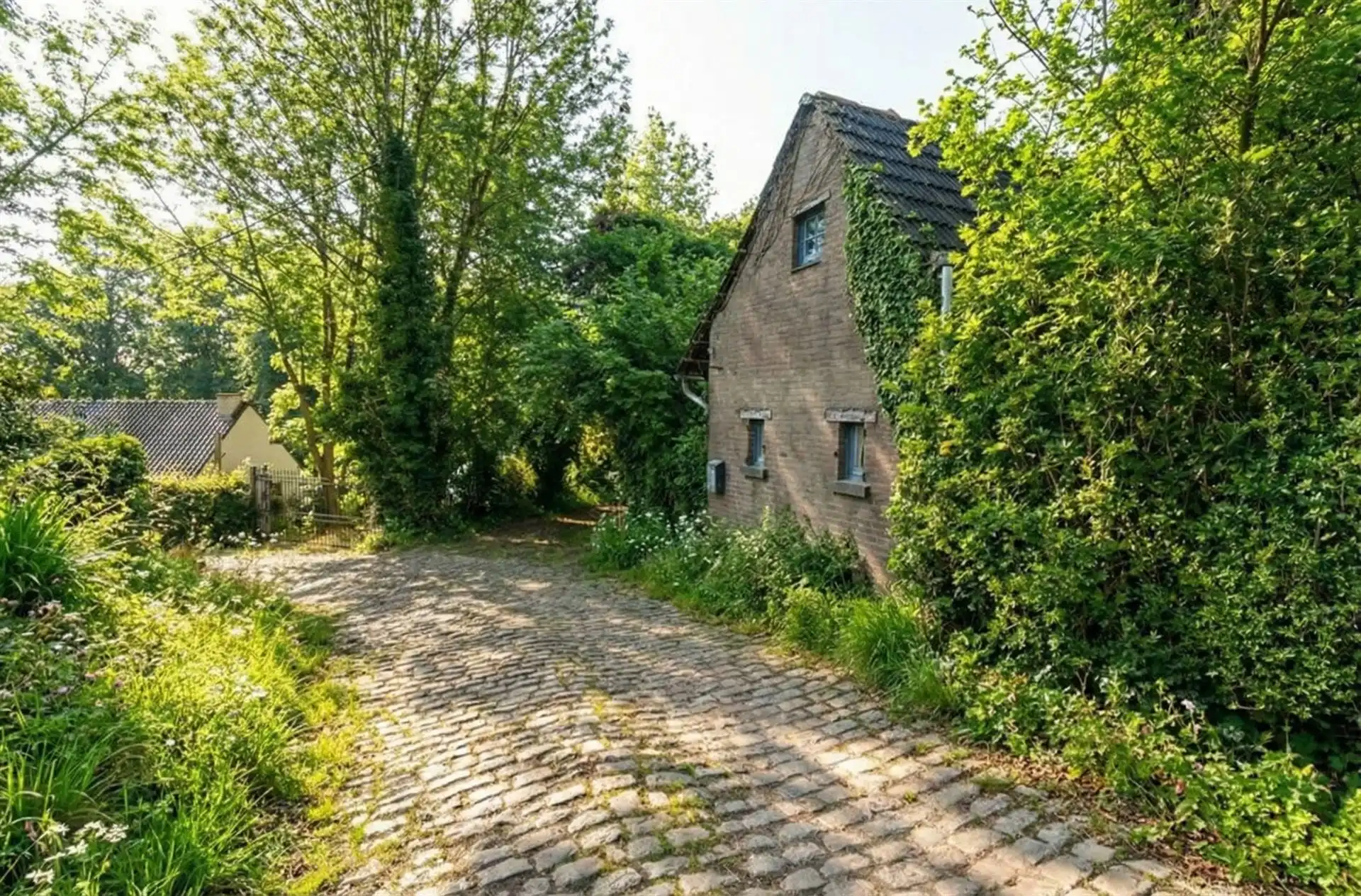 Af te breken woning op een unieke locatie foto 2