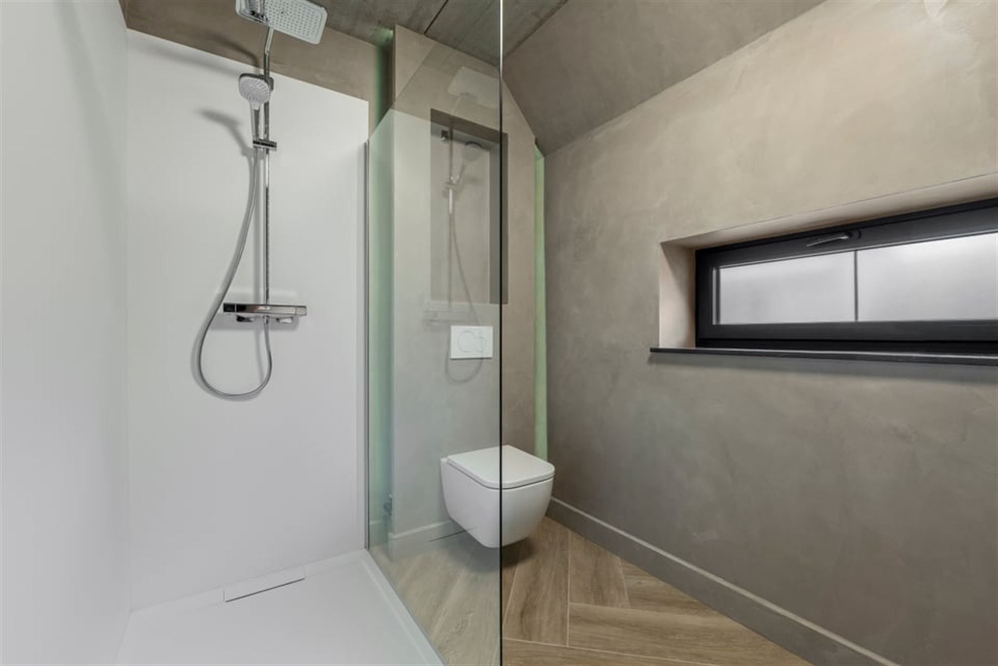 PRACHTIG GERENOVEERD APPARTEMENT MET 2 TERRASSEN TE HUUR MIDDENIN HET CENTRUM VAN SINT-TRUIDEN  foto 17