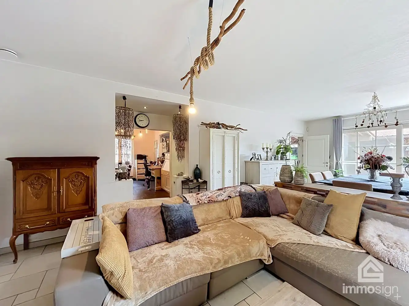 Stijlvolle villa met 5 volwaardige slaapkamers te Herk-de-stad! foto 12