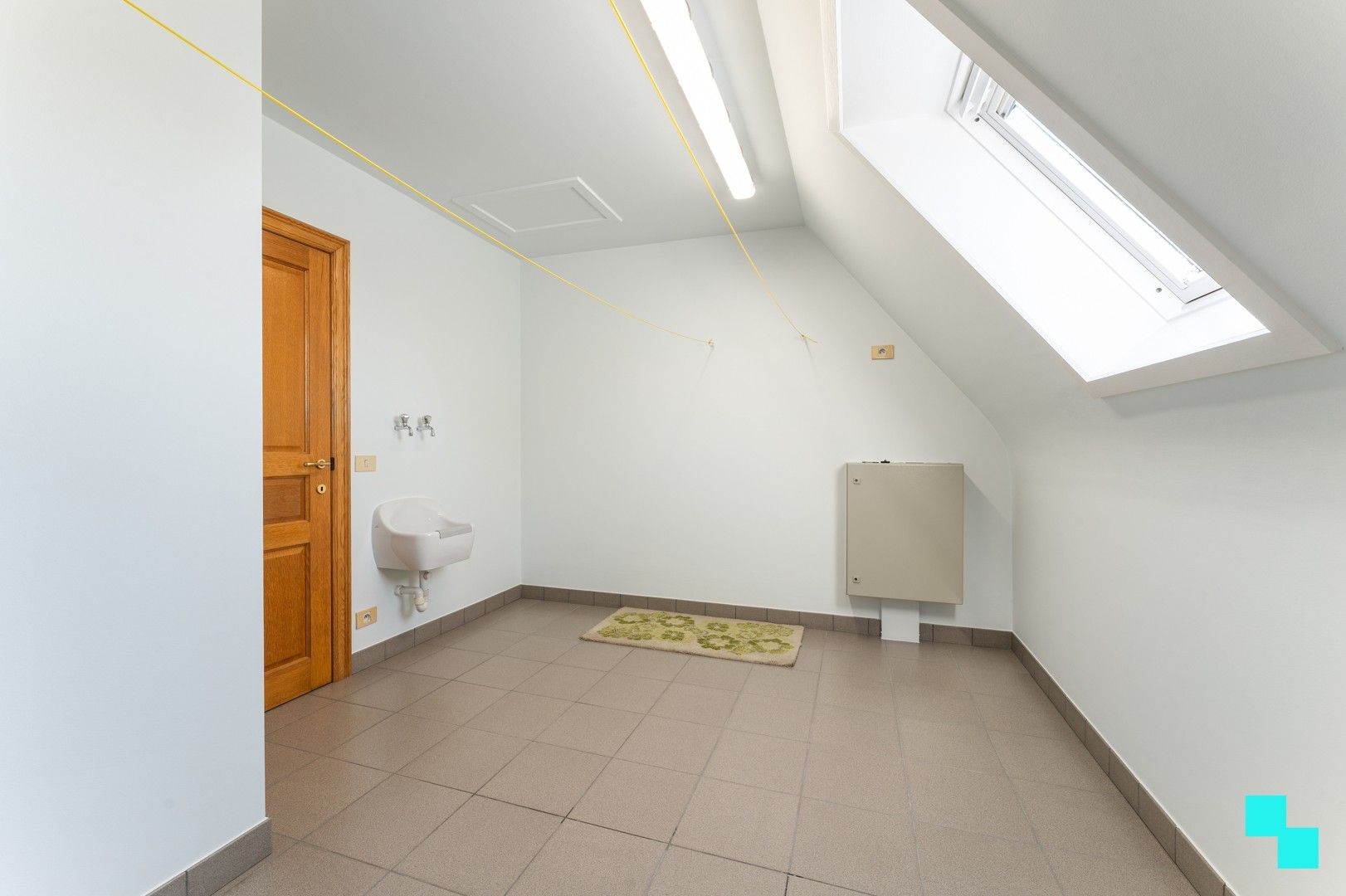 Instapklare villa met 4 slaapkamers, dubbele garage en prachtige tuin te Bosmolens - Izegem. foto 27