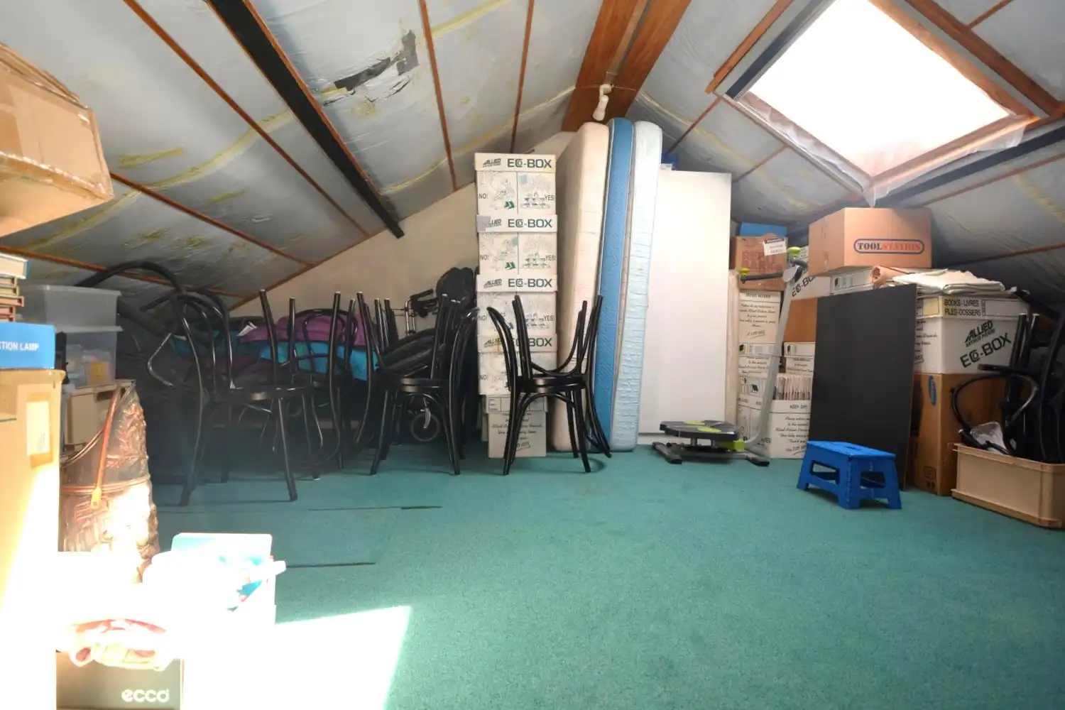 TE MODERNISEREN H.O.B. MET TUIN EN GARAGE! foto 11