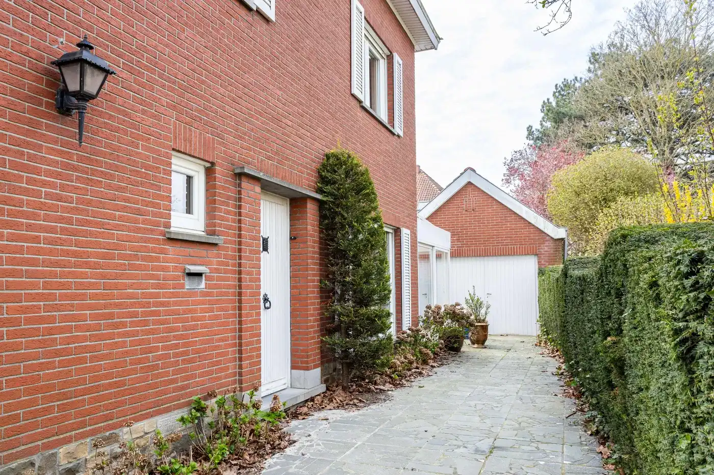 Rustig gelegen halfopen woning met 3 slaapkamers in Kortrijk foto 5