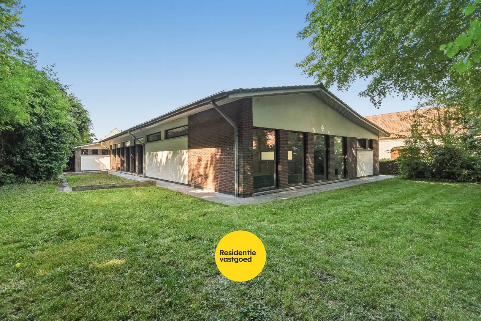 Voormalig dienstencentrum met ruime indeling en residentieel potentieel - Lissewege  foto 3
