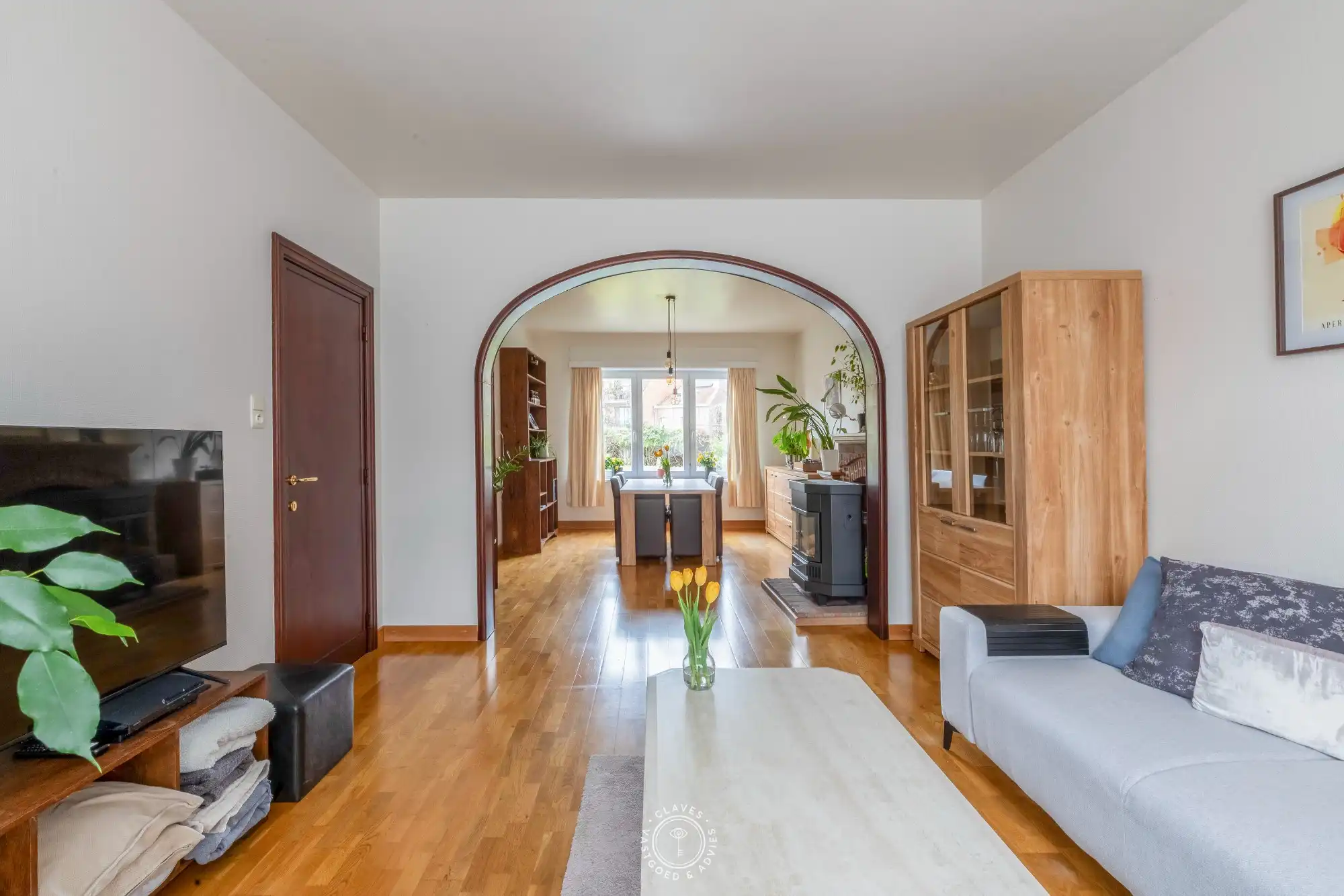 Prachtige bel-etage woning met parkeerplaats en garage in hartje Temse foto 2