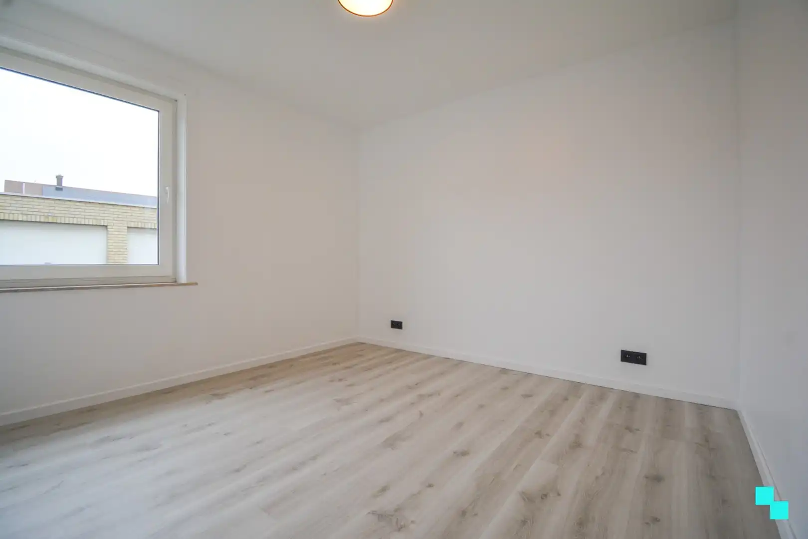 Instapklaar gelijkvloers appartement met garage te Roeselare foto 9