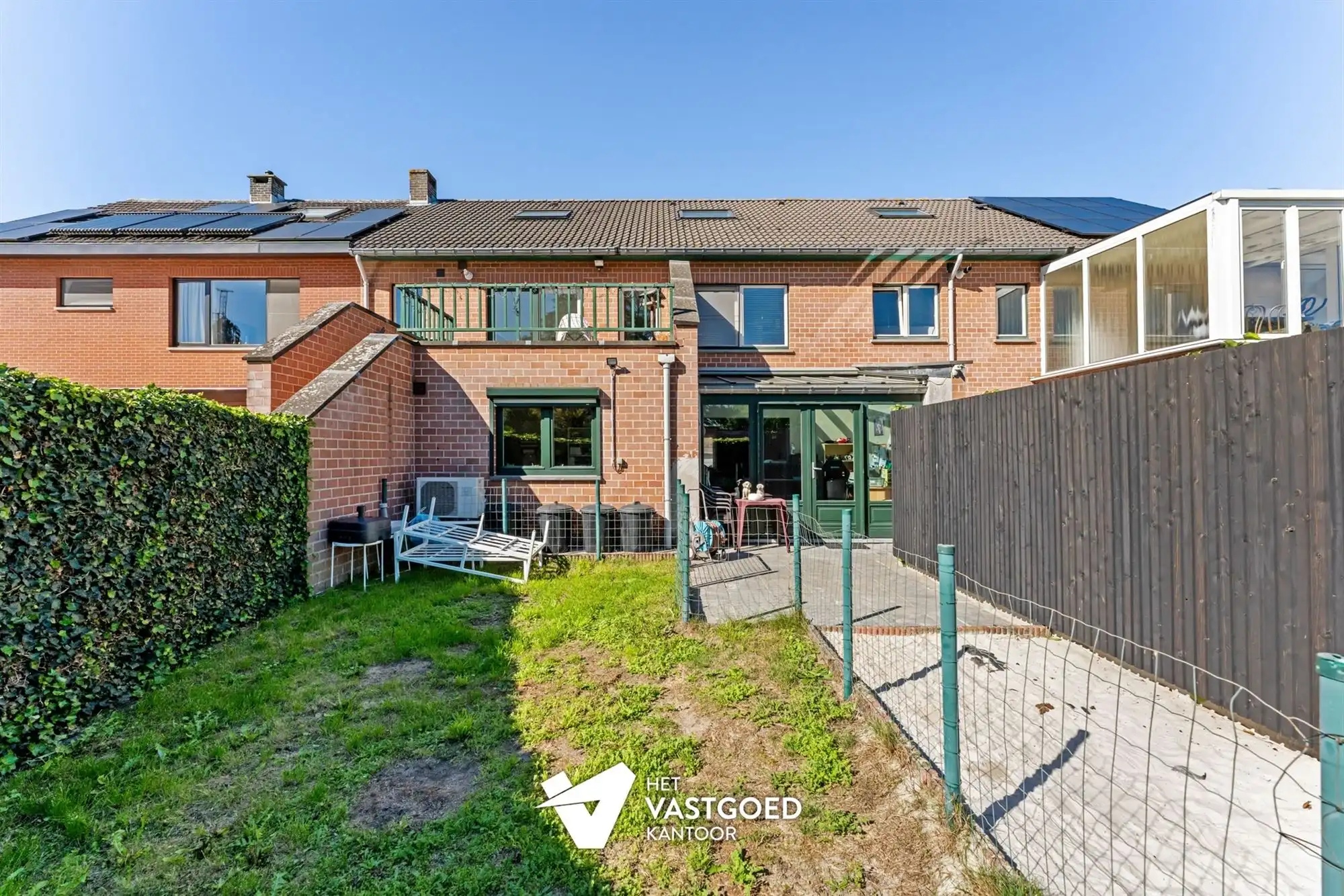 GELIJKVLOERS APPARTEMENT MET STAANPLAATS EN AFGESLOTEN GARAGE TE BERINGEN foto 24