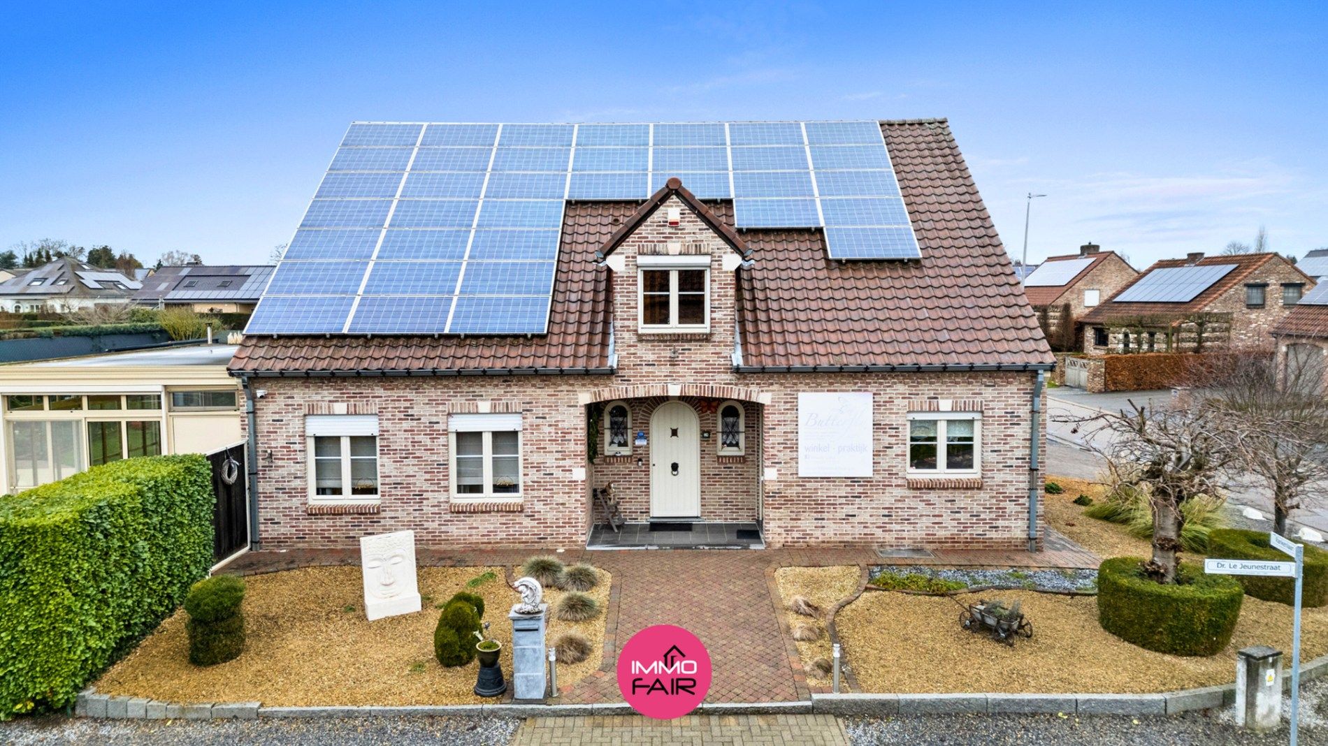 Royale gezinswoning op perceel van 829 m² op 5 minuten van Maastricht! foto 2