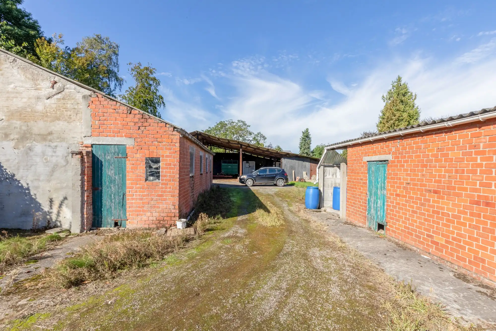 Voormalige hofstede met stallingen op perceel van 3016 m² dicht bij het centrum van Sint-Niklaas foto 10
