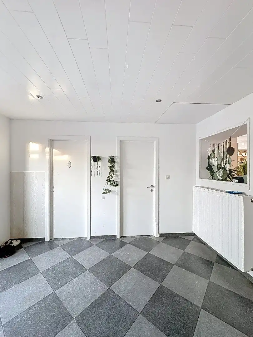 Volledig gerenoveerde,  centraal gelegen rijwoning in Tienen met tuin, terras en 3 slaapkamers foto 8