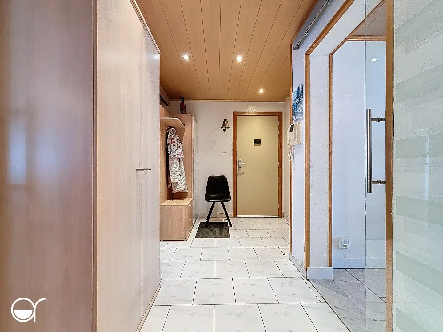 2-slaapkamerappartement aan het water foto 8