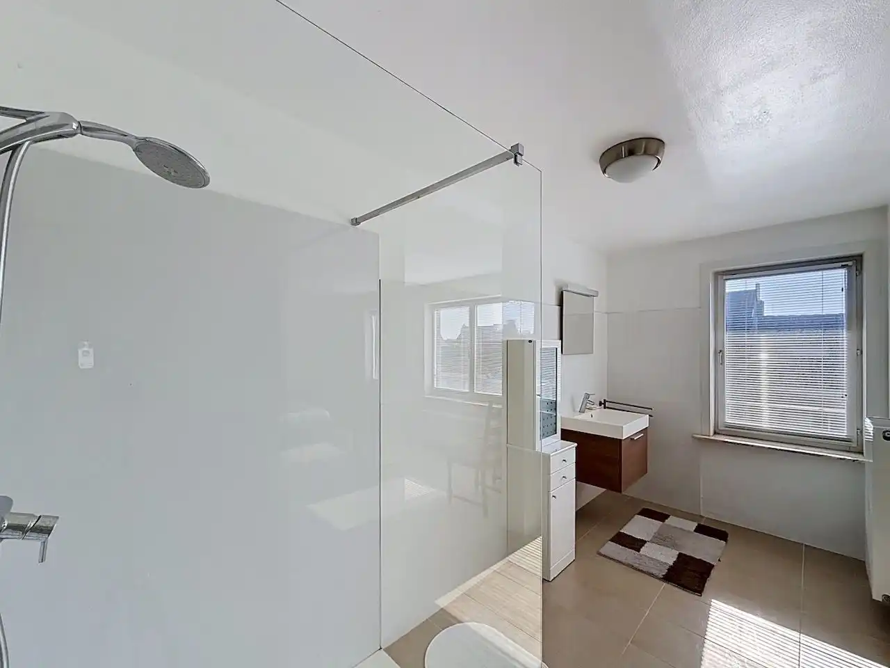 Bijzonder ruim en lichtrijk appartement op een boogscheut van de Zeedijk & Graaf d'Ursellaan foto 16