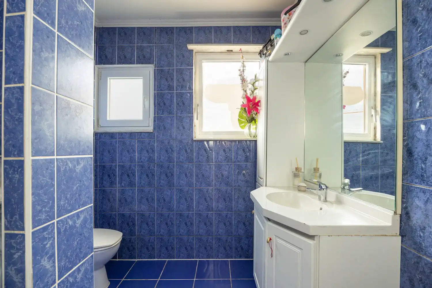 Ruime  op te frissen woning met 6 tot 8 slaapkamers en veelzijdige woonmogelijkheden foto 9