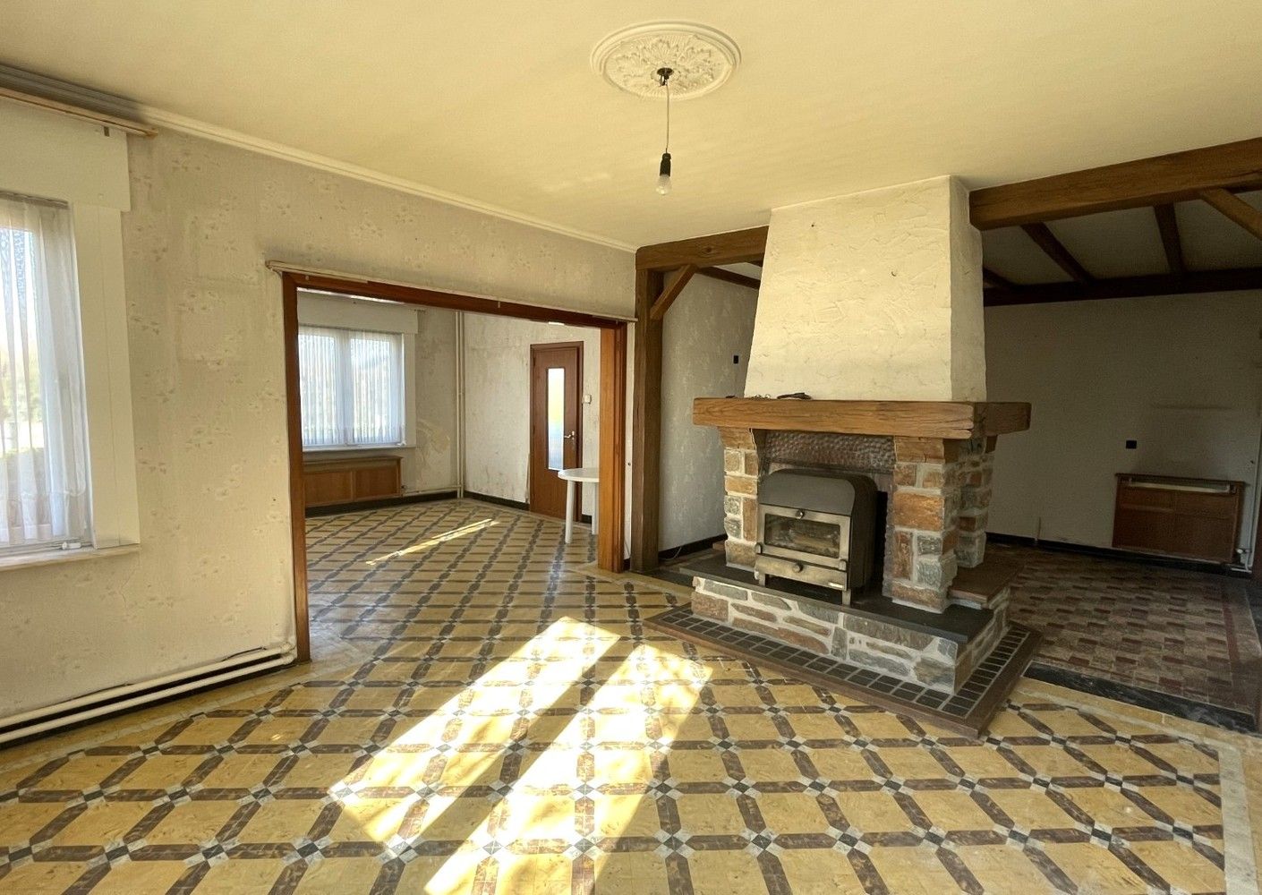 Ruime, te renoveren woning met veel potentieel op 10a14ca foto 6