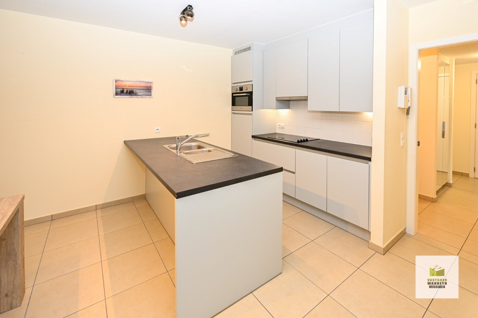 Instapklaar appartement met 2 slaapkamers en balkon aan het station van Beernem foto 4