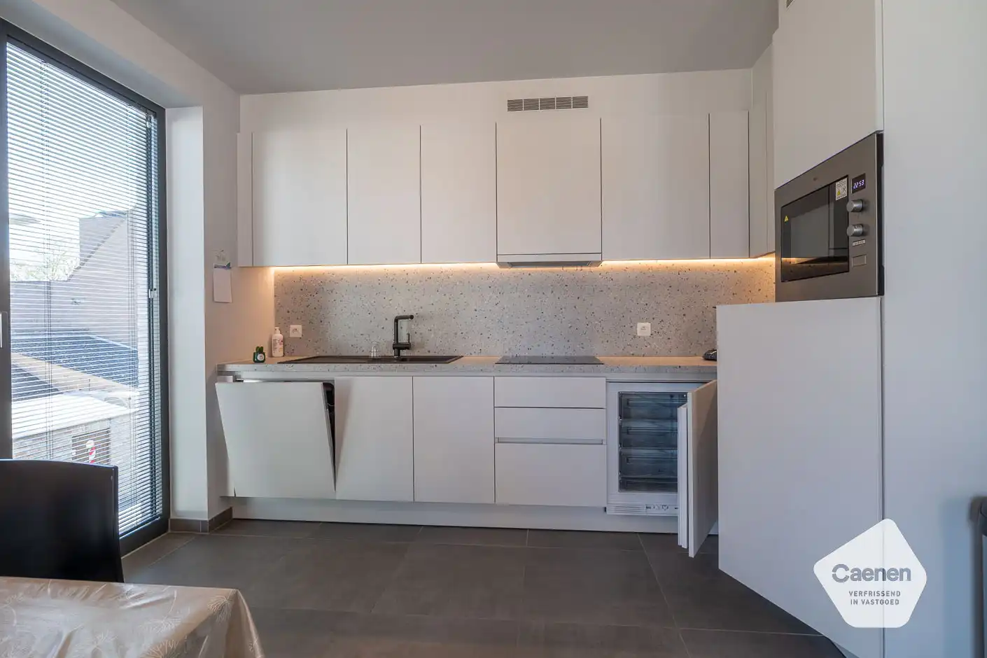 Luxe woonappartement op toplocatie nabij de zee! foto 2