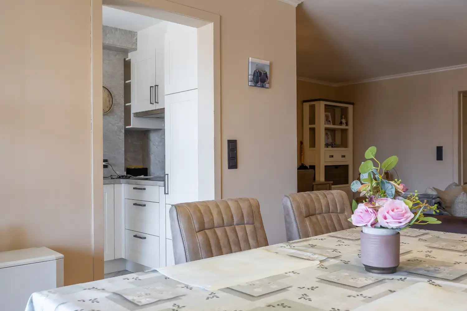 Zonnig appartement met 3-slaapkamers en garagebox foto 8