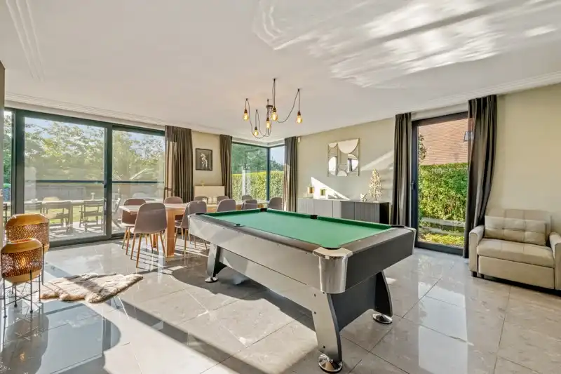 Ruime villa met zwembad  foto 7