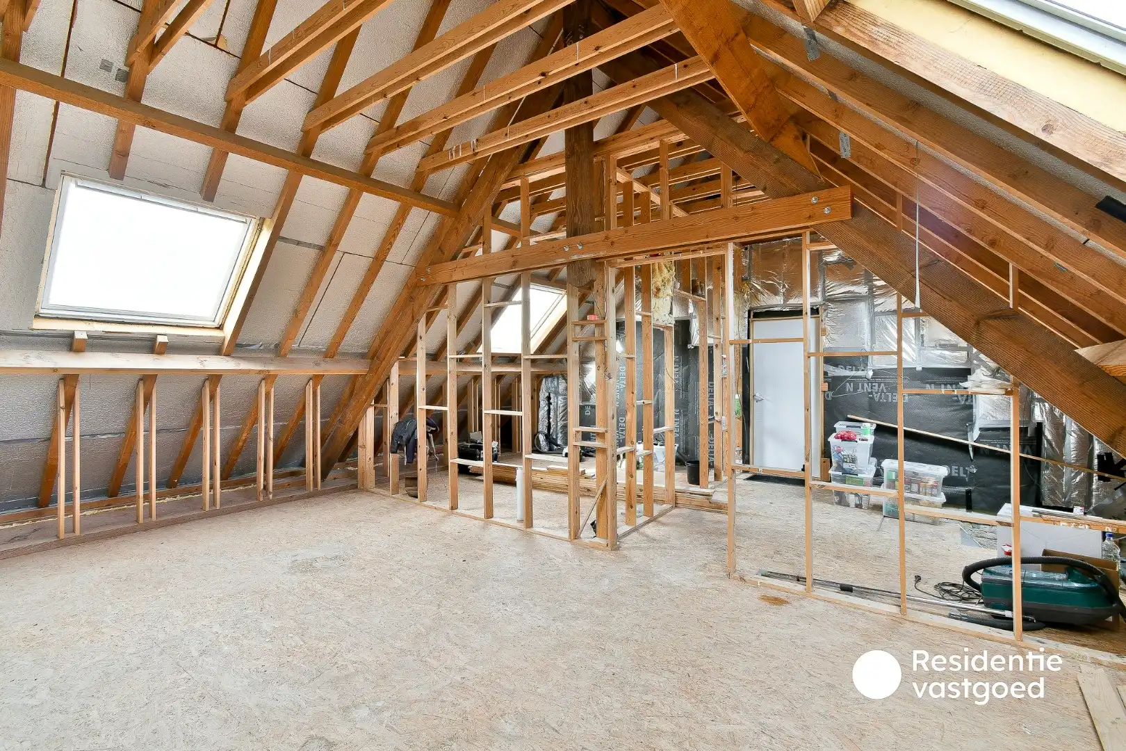 Ruime woning met uitzonderlijk veel mogelijkheden en prachtig zicht vanuit de tuin foto 24