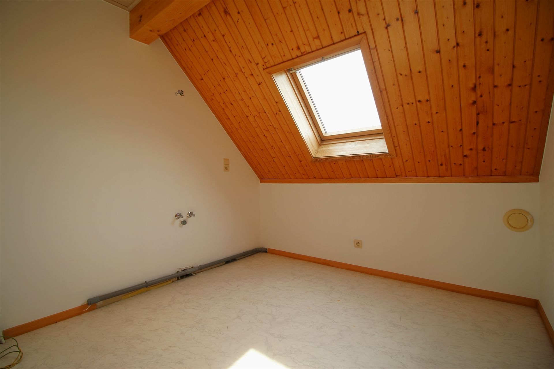 Woning met 4-5 slpk, tuin en garage foto 18
