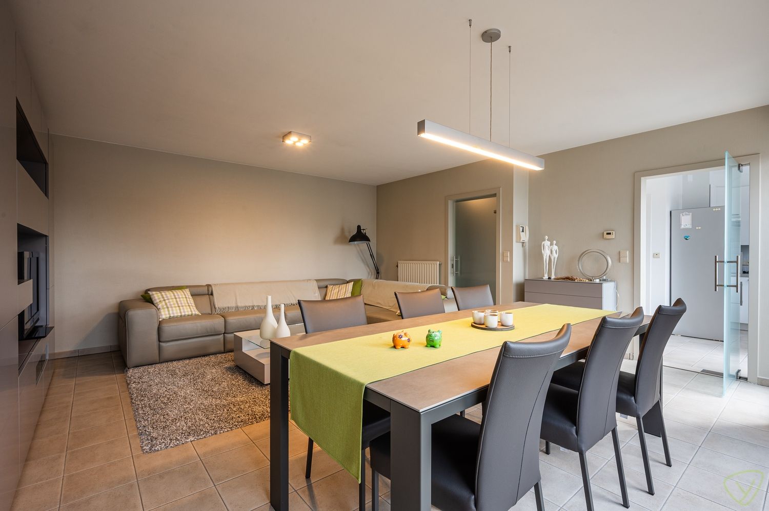 Instapklaar duplex-appartement met terras en garage in Adegem foto 4