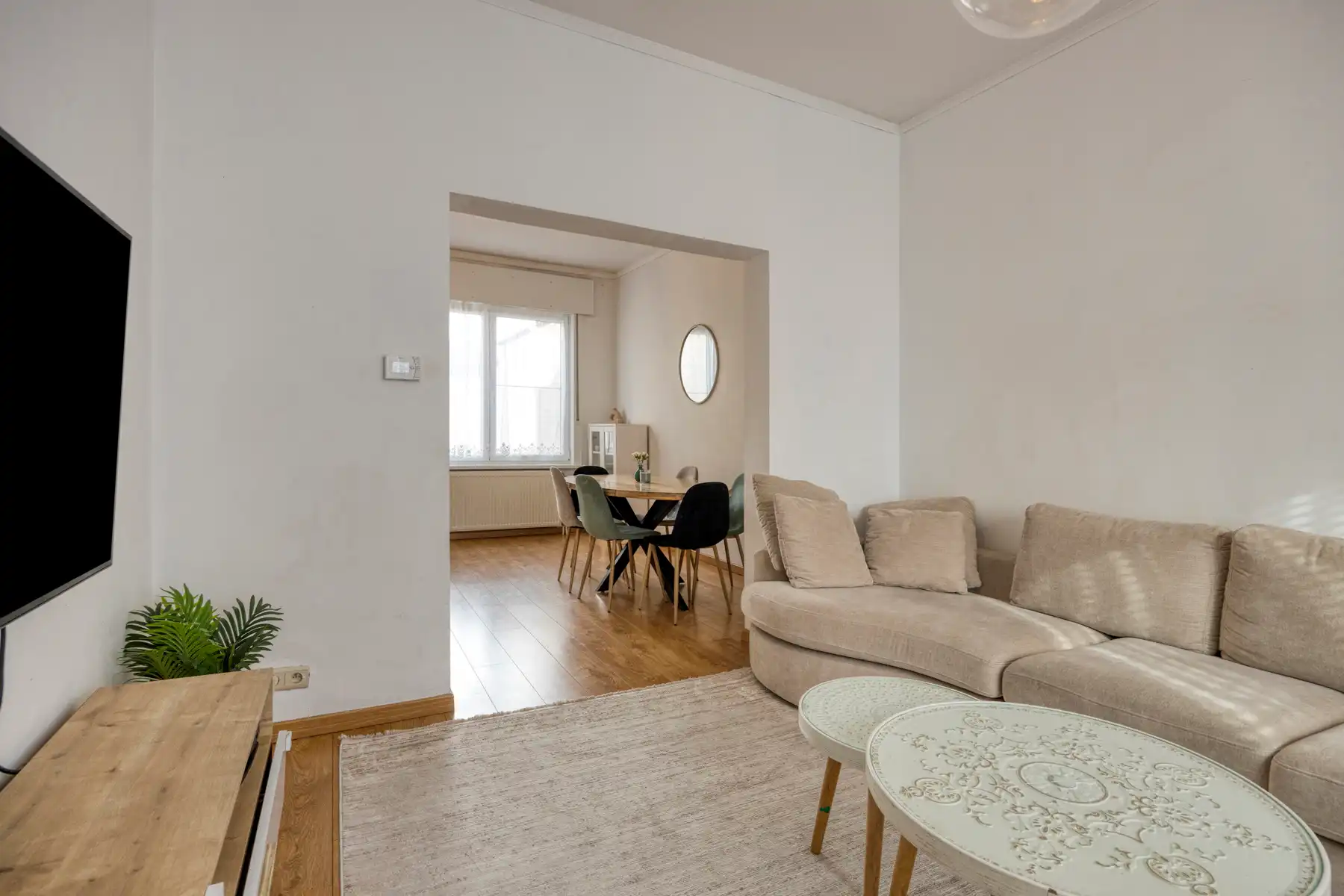 Ruime woning met 4 slaapkamers nabij centrum foto 3