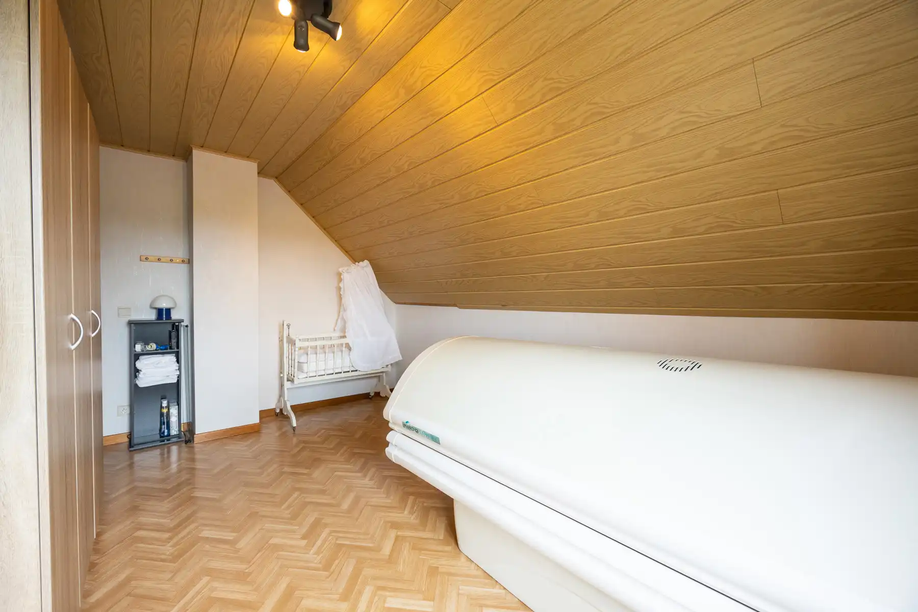 Rustig gelegen gezinswoning met 5 slaapkamers op een perceel van 1.782m². foto 18