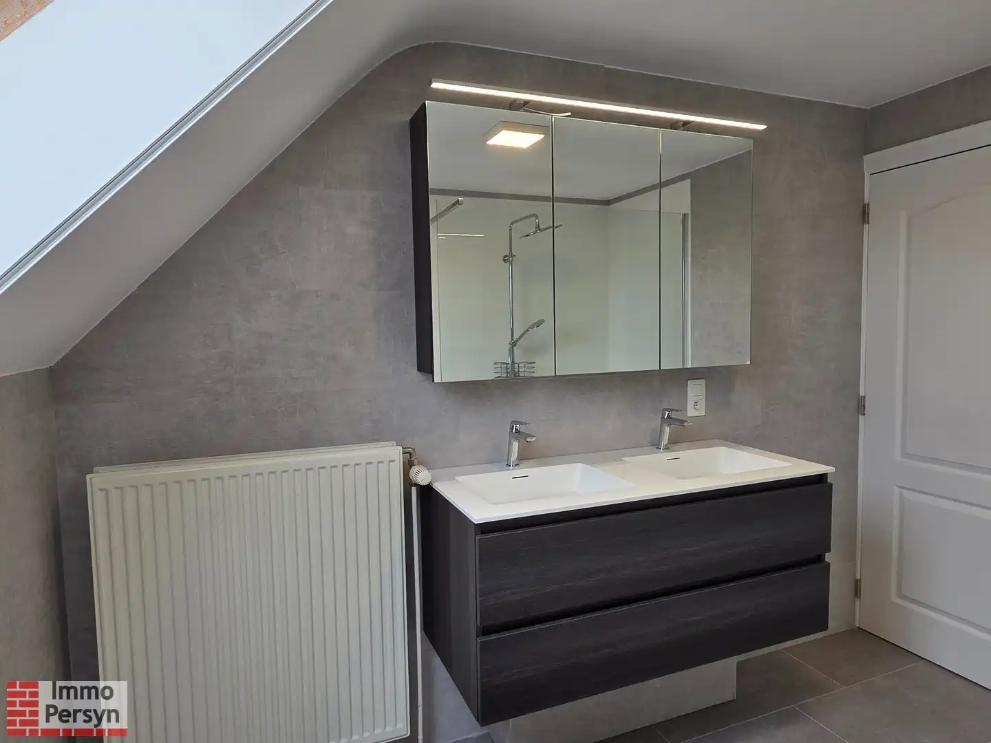 Ruime gerenoveerde triplex te Begijnendijk foto 12