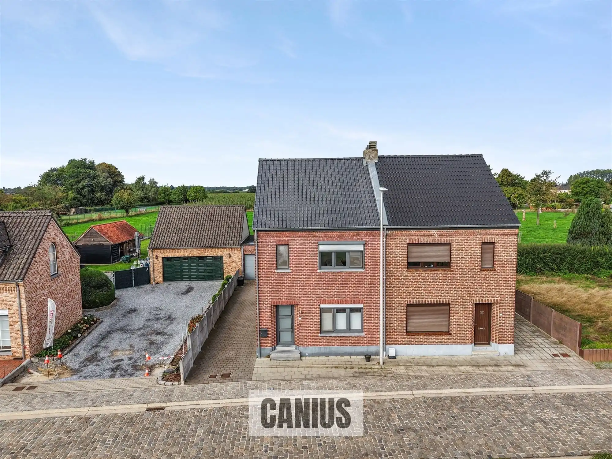 GEZELLIGE, INSTAPKLARE GEZINSWONING MET 3 SLPK foto 29