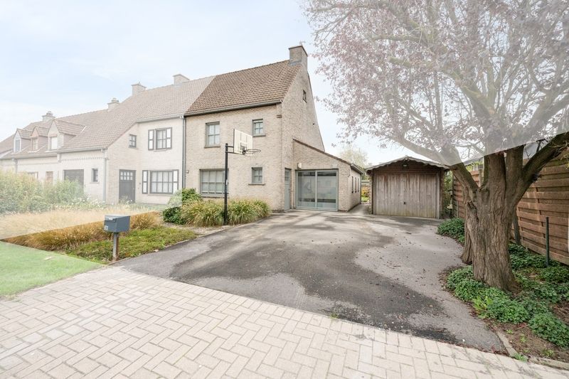 Roeselare : Charmante woning te huur in een gezellige wijk! foto {{pictureIndex}}