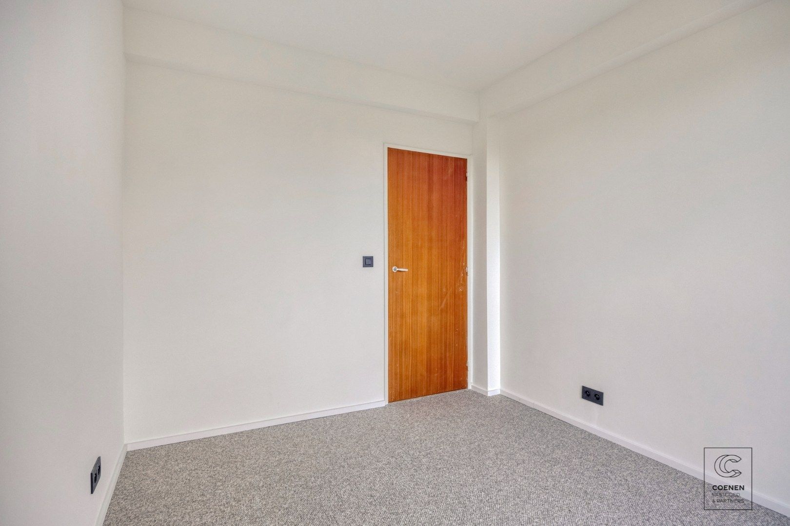 Volledig gerenoveerd appartement op toplocatie te Linkeroever  foto 12