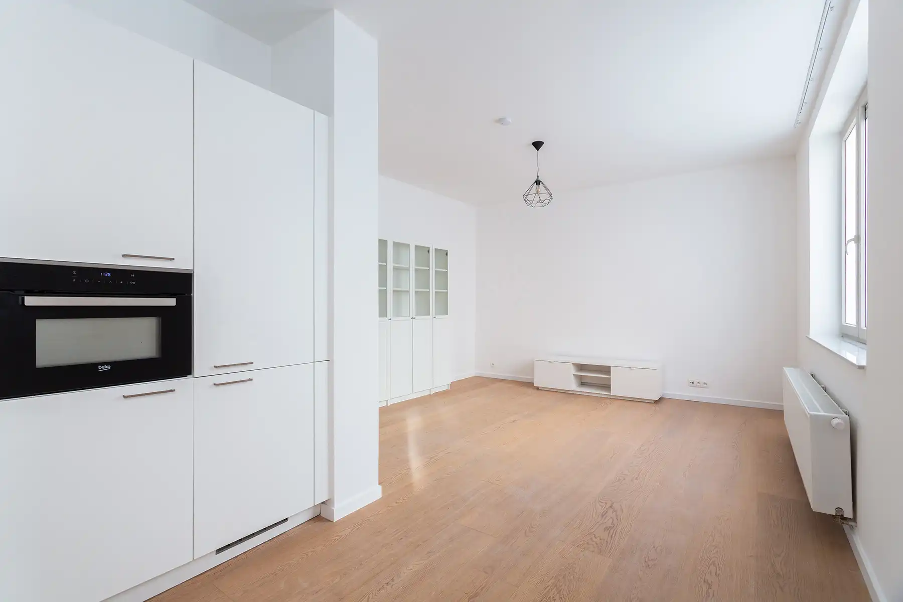 2060 - Gerenoveerd 1 slaapkamer gelijkvloersappartement. foto 4