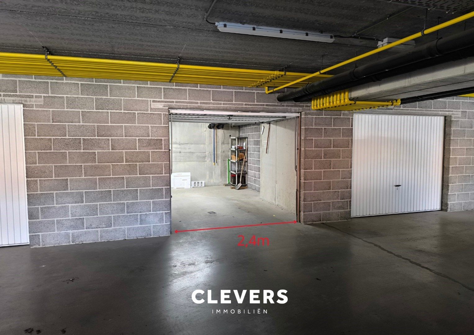 Ruime garagebox met afgesloten fietsenberging foto 8