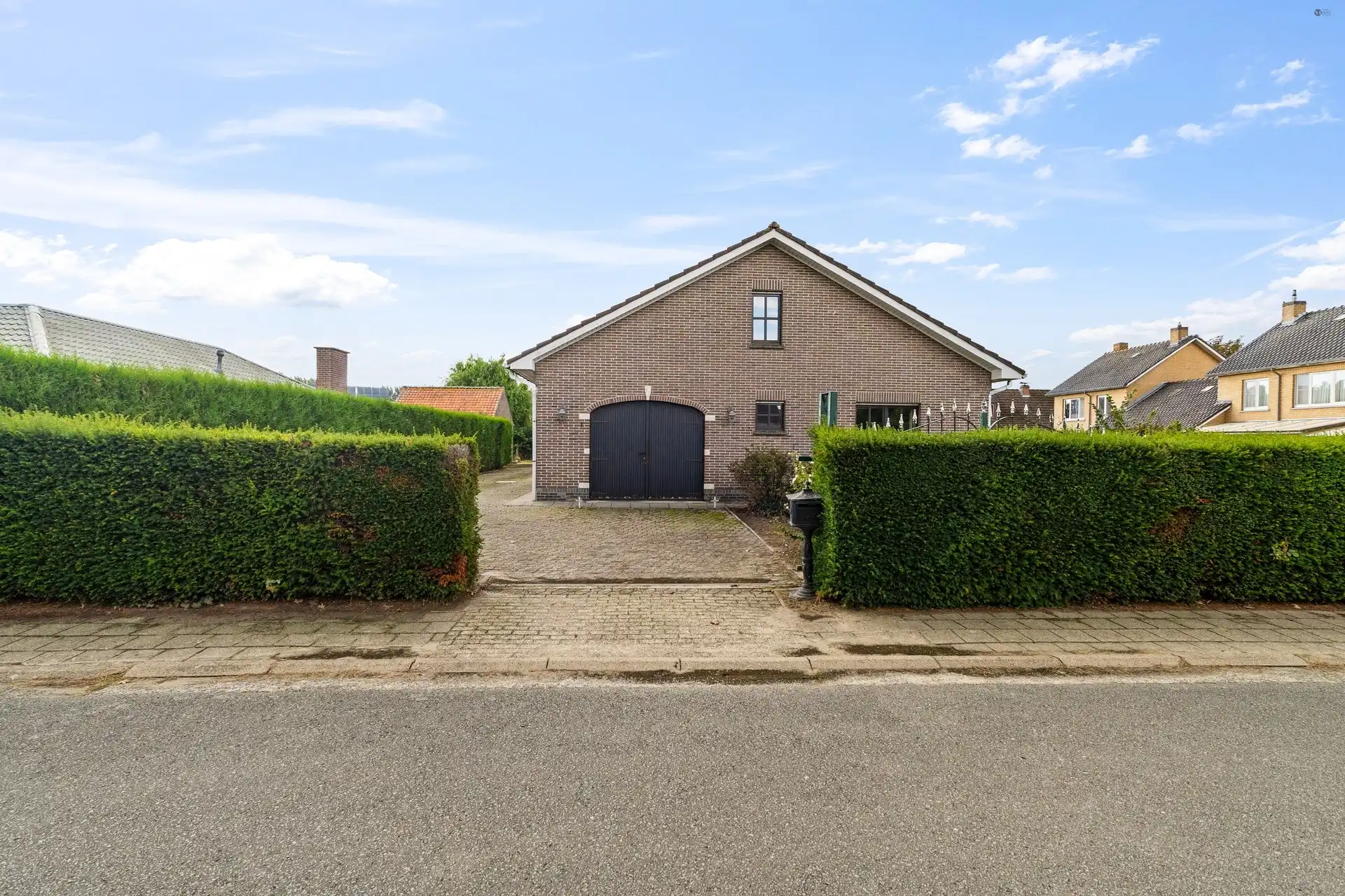 Bungalow op een rustige locatie met enorm veel potentieel foto 18