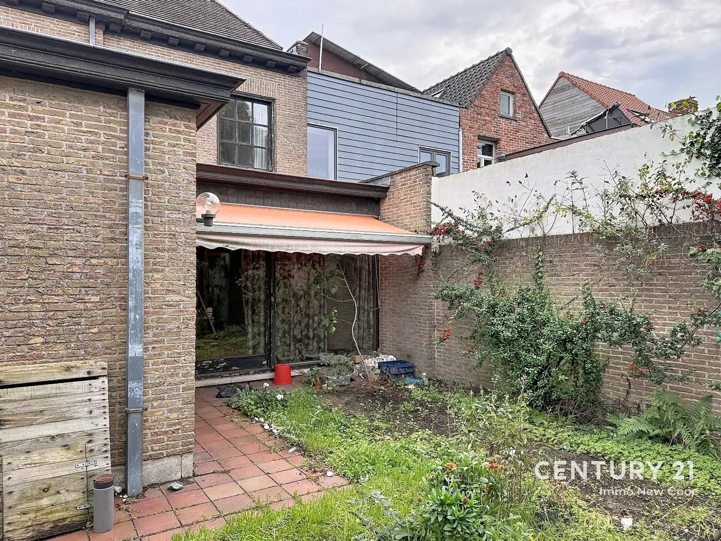 Karaktervolle halfopen woning met ruime bijgebouwen en grote tuin in Sint-Andries foto 20