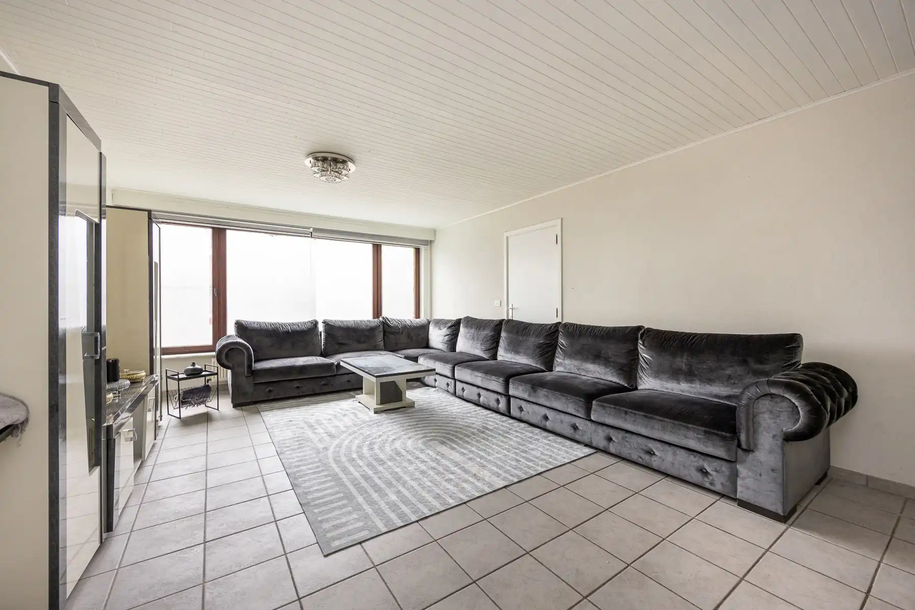 Gelijkvloers 3-slaapkamerappartement met garage en autostaanplaats. foto 5