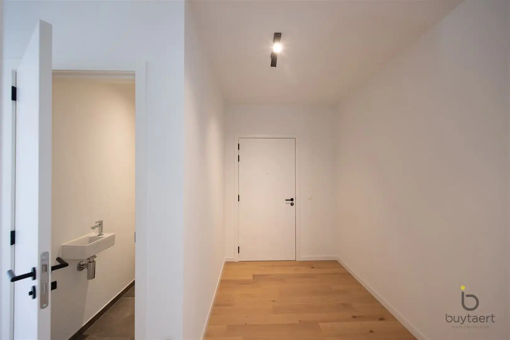 Prachtig nieuwbouw appartement met uniek terras te Zoersel! foto 24